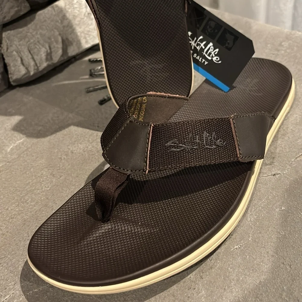 Salt Life Leather Upper,rubber outsole,textured insole, thong flip flops/sandals